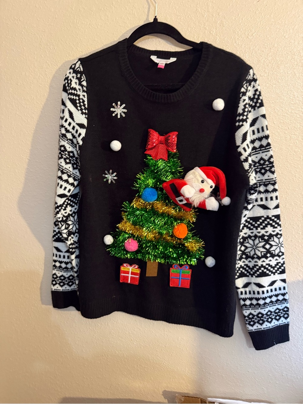 No Boundaries Black Holiday Sweater Green Tinsel Tree & Red Santa 3D XXL Juniors